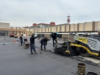 茨木市平田町　フレンドマート駐車場舗装工事